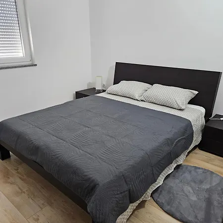 Apartman Lorenzo דירה Ližnjan